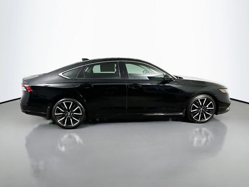 Used 2023 Honda Accord Touring image 7