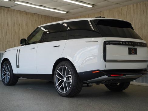Used 2025 Land Rover Range Rover SE AWD/4WD image 7