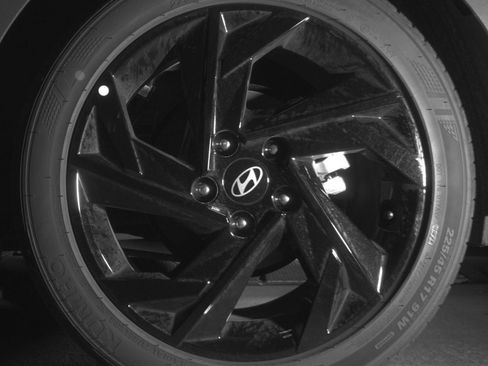 Used 2026 Hyundai Elantra Sport FWD image 17