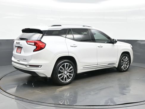 Used 2023 GMC Terrain Denali w/ Denali Premium Package AWD/4WD image 6