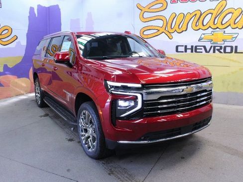 New 2026 Chevrolet Suburban LT w/ Comfort Package image 2