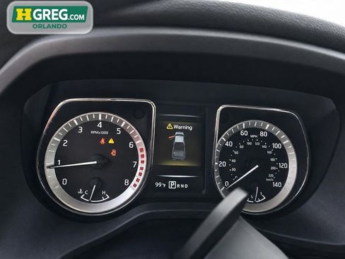 Used 2017 Nissan Titan SV RWD image 13