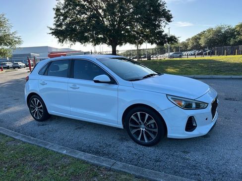 Used 2018 Hyundai Elantra GT image 7