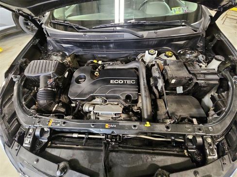 Used 2019 Chevrolet Equinox LT w/ Driver Convenience Package image 27