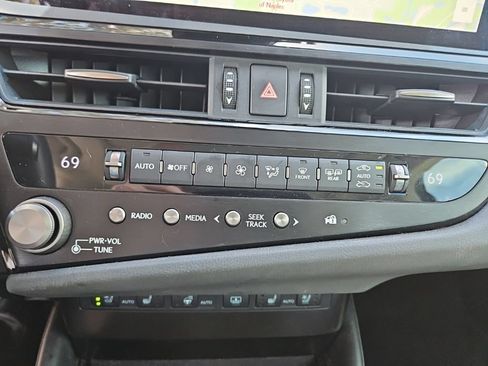 Certified 2025 Lexus ES 350 w/ Premium Package FWD image 22