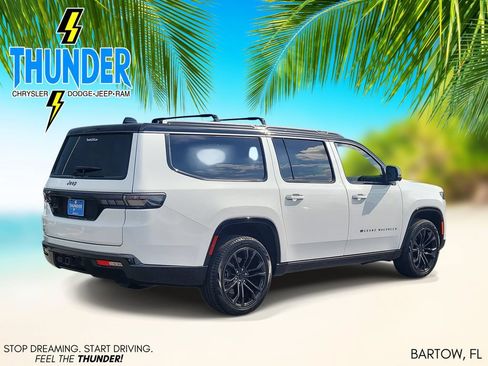 Used 2026 Jeep Grand Wagoneer L Summit w/ Premium Group III AWD/4WD image 4
