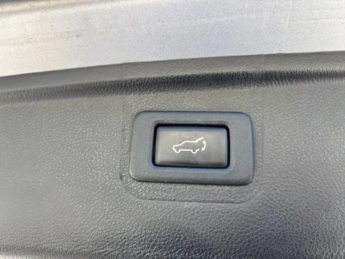 Used 2019 Subaru Outback 2.5i Limited AWD/4WD image 16