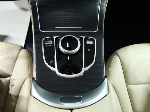 Used 2017 Mercedes-Benz C 300 4MATIC Sedan image 21