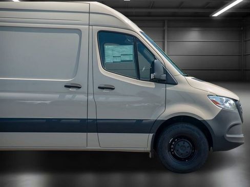 Used 2024 Mercedes-Benz Sprinter 144 Cargo image 11