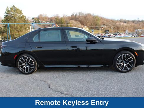 Used 2024 BMW i7 xDrive60 image 11