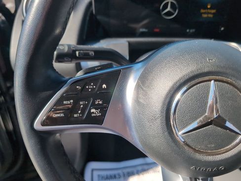 Used 2024 Mercedes-Benz GLB 250 4MATIC image 21