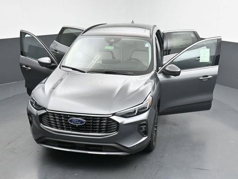 New 2025 Ford Escape SE w/ PHEV Premium Package image 37