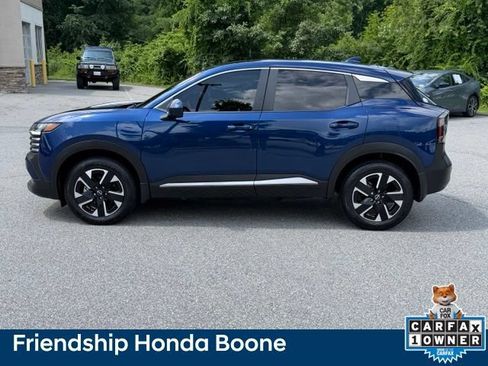Used 2025 Nissan Kicks SV AWD/4WD image 8
