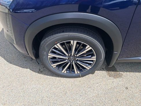 New 2026 Nissan Pathfinder Platinum w/ Lighting Package AWD/4WD image 28