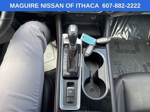 Used 2025 Nissan Altima 2.5 SR AWD/4WD image 12