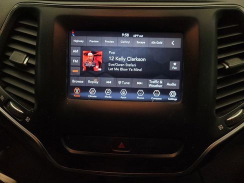 Used 2019 Jeep Cherokee Latitude w/ Popular Appearance Group image 25