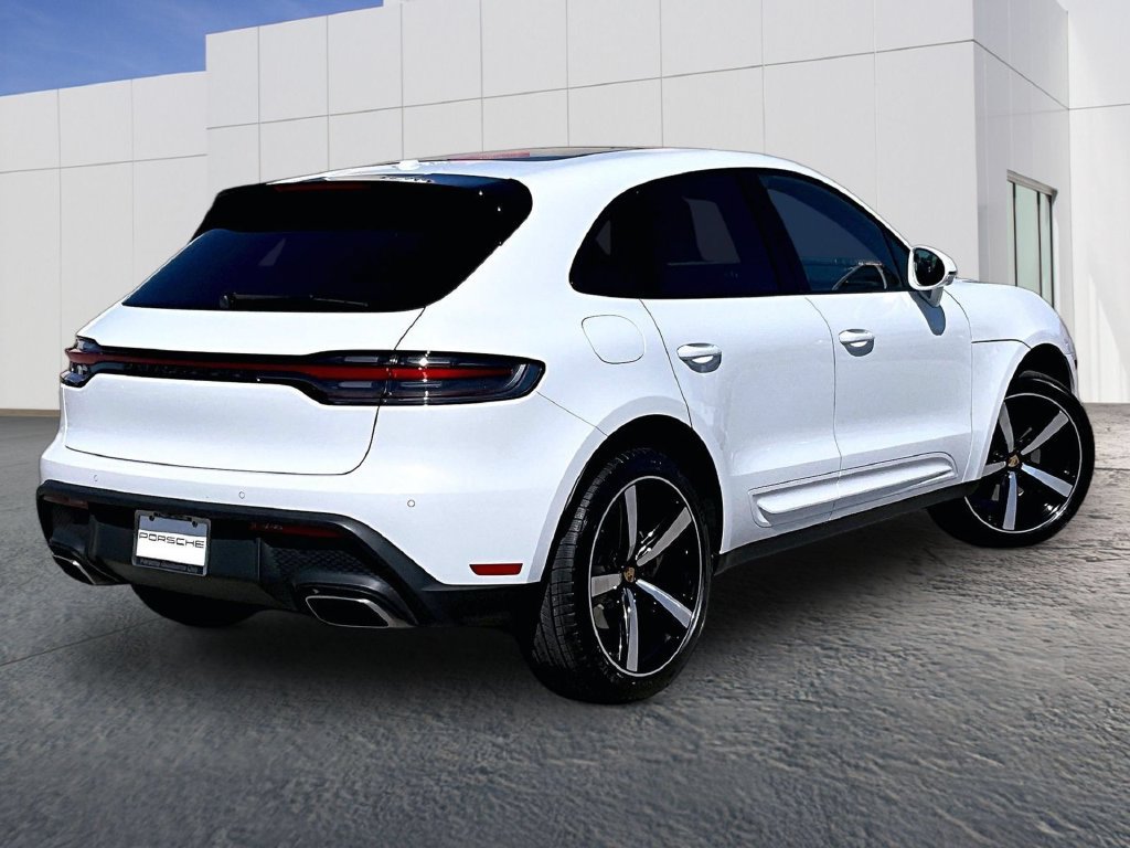 Certified 2026 Porsche Macan AWD/4WD image 7