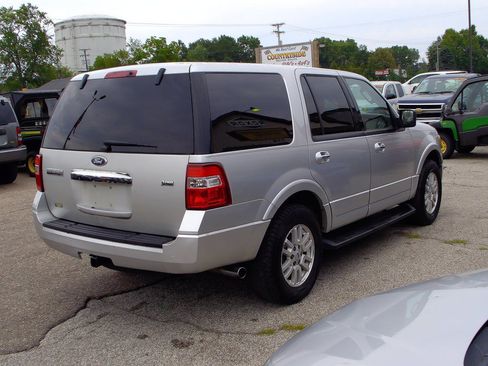 Used 2011 Ford Expedition XLT AWD/4WD image 4