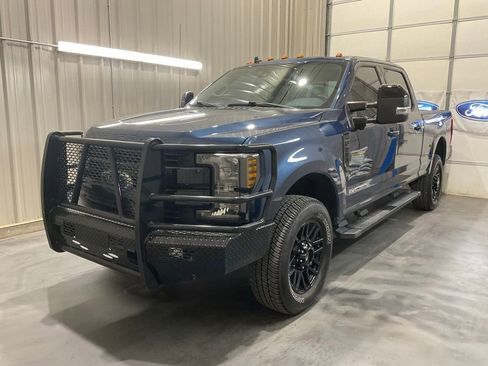 Used 2019 Ford F250 Lariat w/ Lariat Ultimate Package image 3