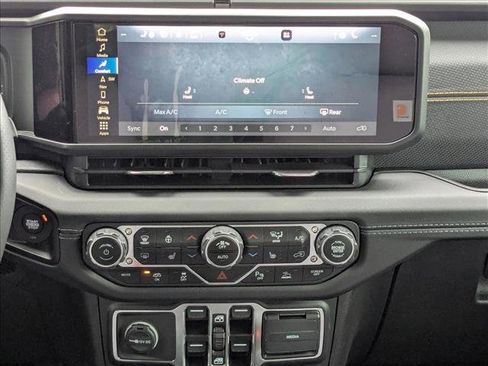 Used 2024 Jeep Wrangler Unlimited Rubicon 392 image 11