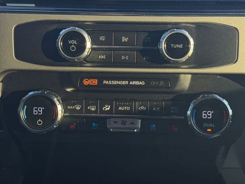 Used 2022 Ford F250 Lariat w/ Tremor Off-Road Package image 26