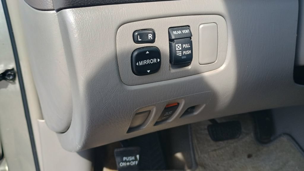 Used 2009 Toyota Sienna CE FWD image 6