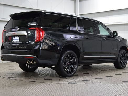 Used 2024 GMC Yukon XL Denali AWD/4WD image 8