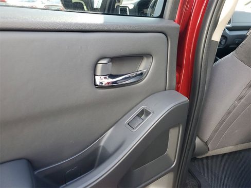 Used 2023 Nissan Frontier SV w/ SV Convenience Package image 15