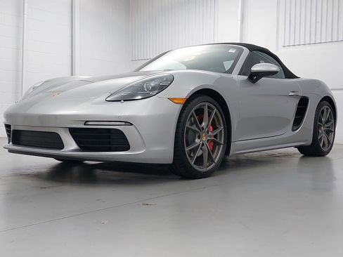Used 2025 Porsche 718 Boxster S RWD image 1