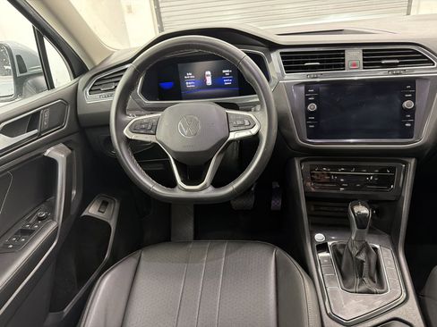 Used 2022 Volkswagen Tiguan SE FWD image 25