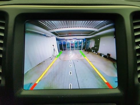 Used 2018 Jeep Cherokee Limited image 15