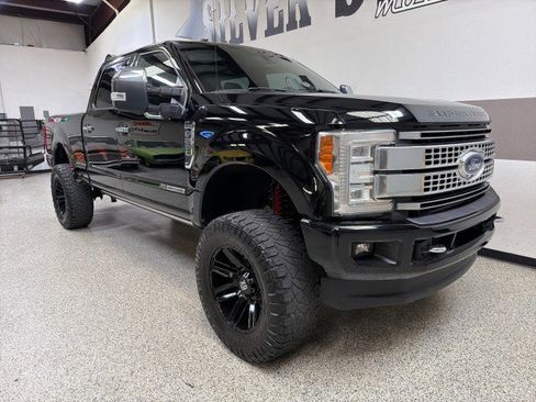 Used 2017 Ford F250 Platinum w/ Platinum Ultimate Package image 33