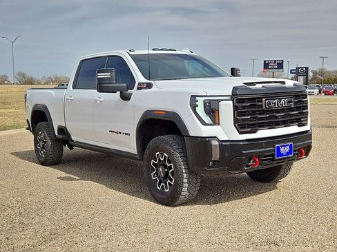 Used 2024 GMC Sierra 2500 AT4X image 7