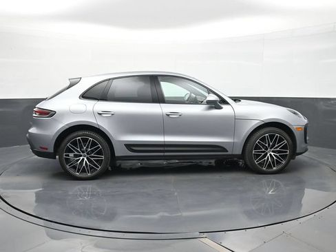 Certified 2025 Porsche Macan AWD/4WD image 22