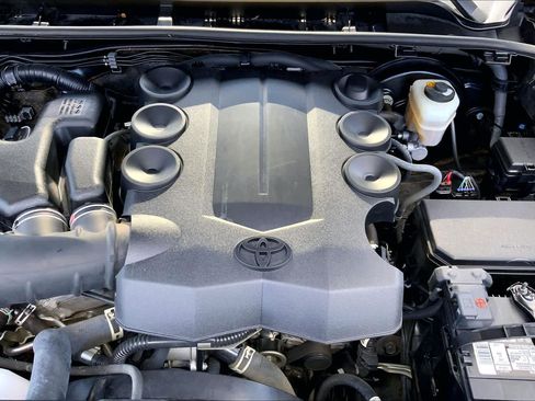 Used 2021 Toyota 4Runner SR5 RWD image 30