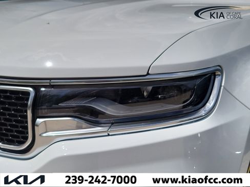 Used 2022 Jeep Wagoneer Series III w/ Flexible Seating Group image 5