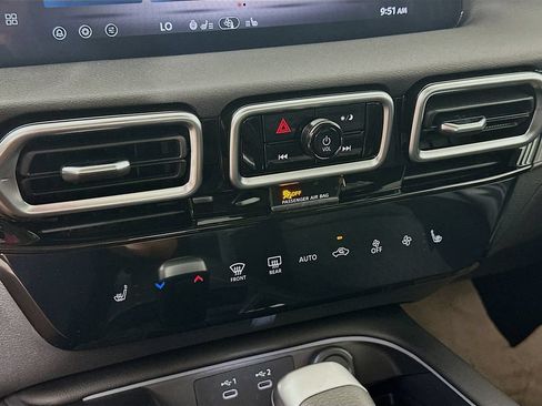 New 2026 Nissan Sentra SV w/ SV Convenience Package FWD image 21