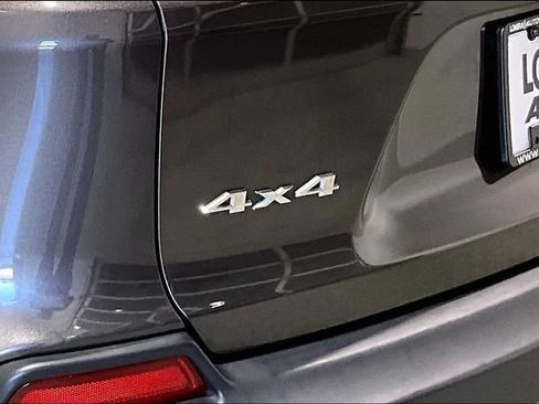 Used 2019 Jeep Cherokee Latitude Plus w/ Cold Weather Group AWD/4WD image 46
