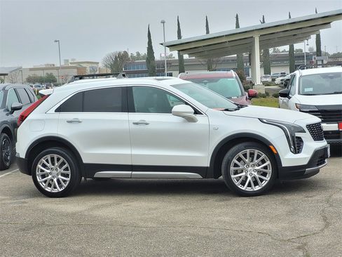 Used 2019 Cadillac XT4 Premium Luxury w/ Technology Package image 4
