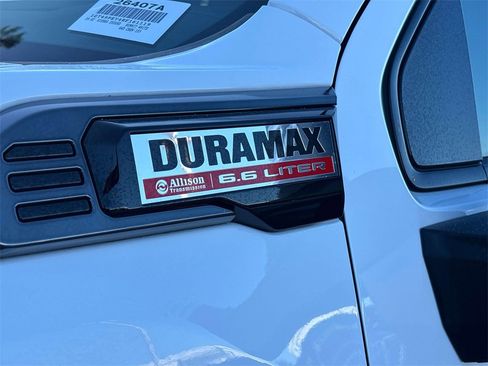 Used 2024 GMC Sierra 2500 AT4 w/ AT4 Premium Plus Package image 9