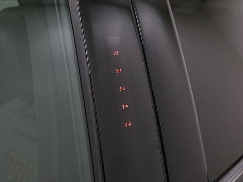 Used 2022 Ford Explorer King Ranch image 14