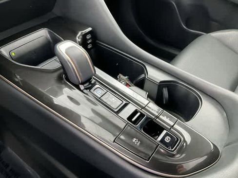 Used 2024 Toyota Crown Limited image 25