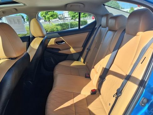 Used 2023 Nissan Sentra SV w/ SV Premium Package FWD image 17