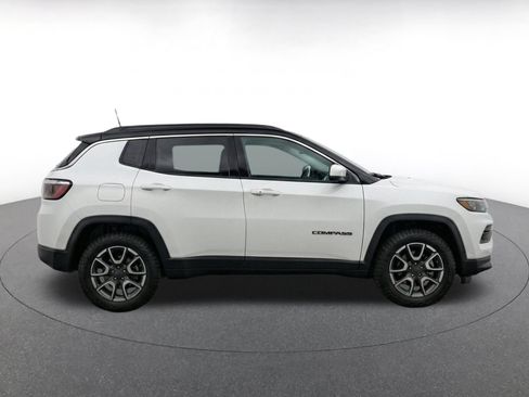 Used 2025 Jeep Compass Trailhawk AWD/4WD image 10