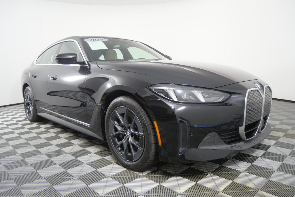 Certified 2025 BMW i4 eDrive40 w/ Premium Package RWD image 2