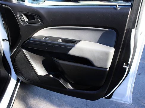 Used 2018 Chevrolet Colorado W/T RWD image 15