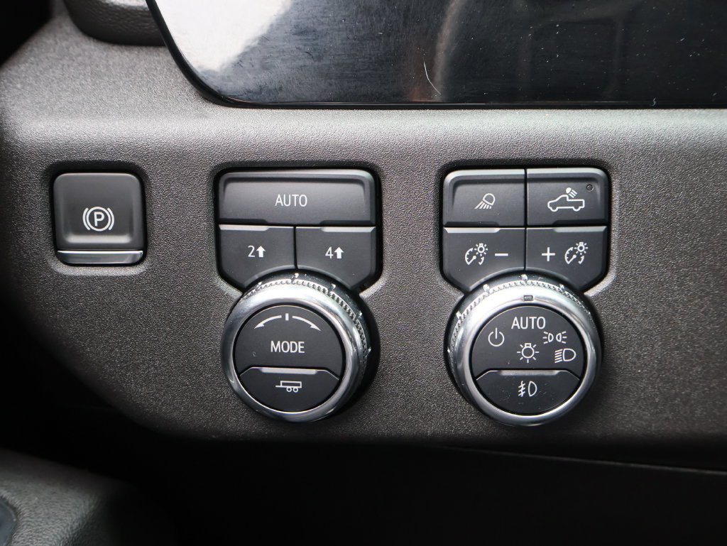 Used 2025 GMC Sierra 1500 SLT AWD/4WD image 30