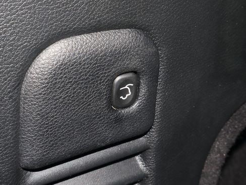 Used 2021 Jeep Grand Cherokee Overland image 22