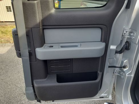 Used 2012 Ford F150 XLT w/ XLT Chrome Pkg image 27