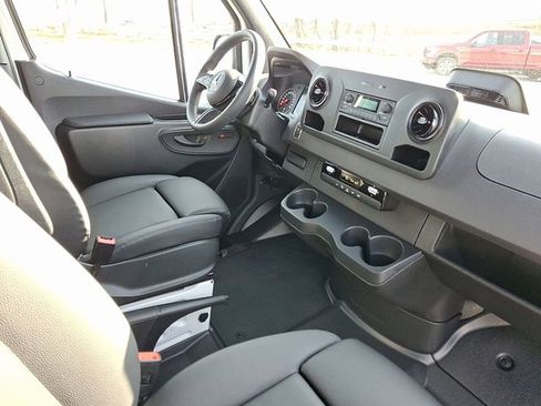 Used 2026 Mercedes-Benz Sprinter 2500 image 10
